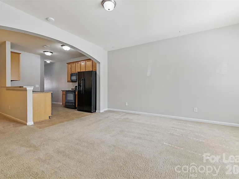 4226 Lotts Pl — Photo 3