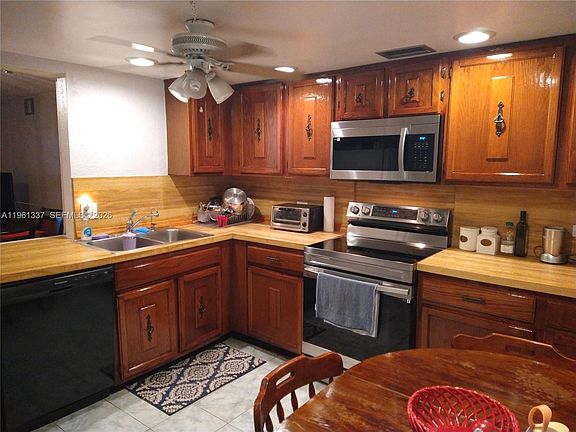 3rd image of 7554 Stirling Rd APT 105