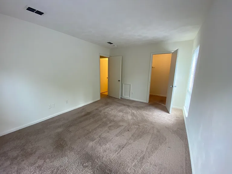 Princeton Circle West Apartments — Photo 122