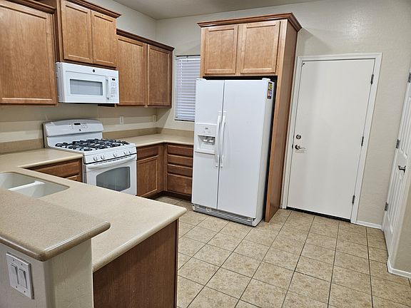 4th image of 6032 Tokara Ave