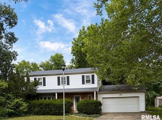 2608 N Kingston Dr, Peoria, IL 61604