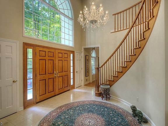 4th image of 7 Rocky Glen Way