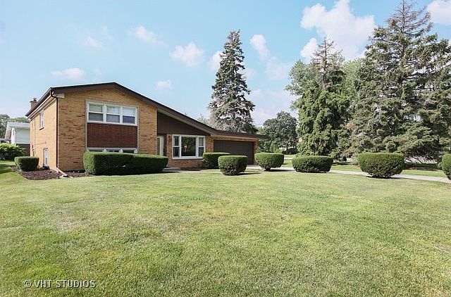 1st image of 741 Barton Dr