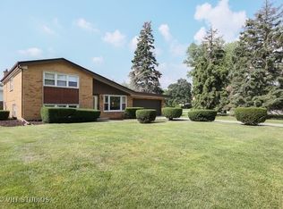 741 Barton Dr, La Grange, IL 60525