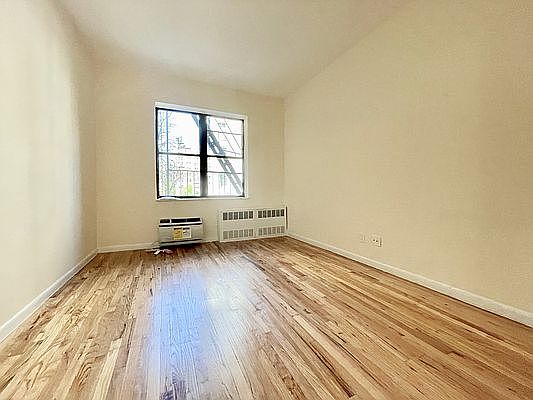 1st image of 225 E 10th St APT 2C