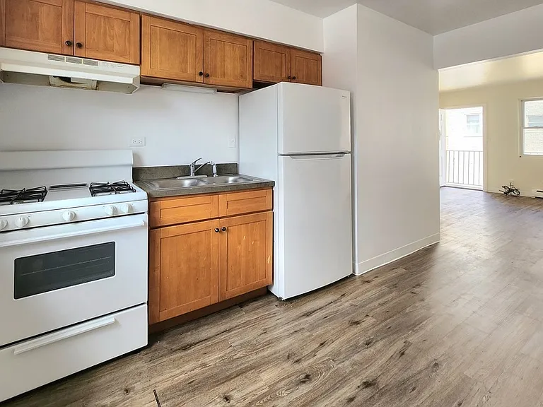 5741 W 35th St #8F — Photo 1