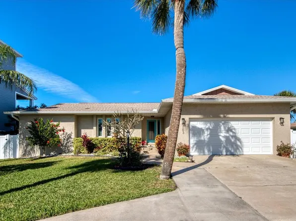 103 15th St, Belleair Beach, FL 33786