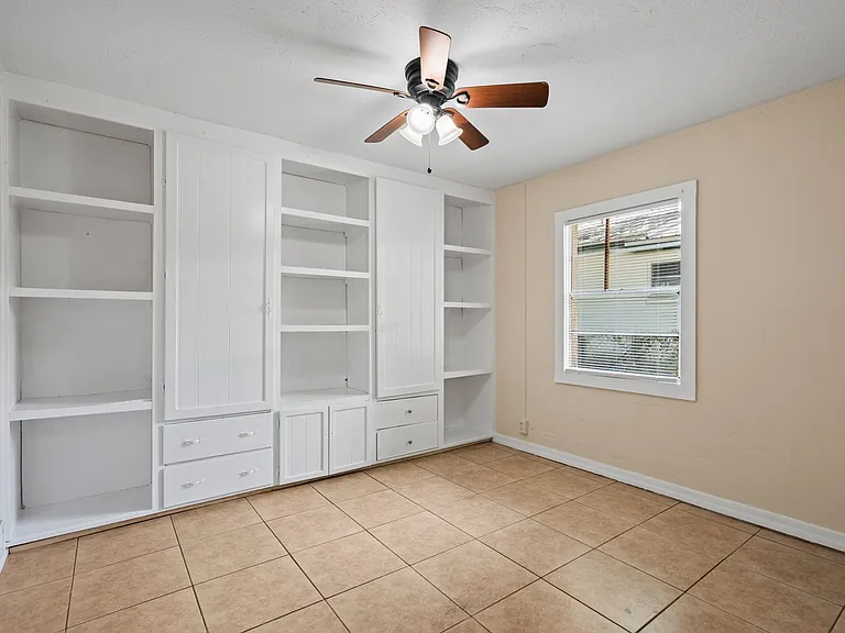 347 Lena St — Photo 10