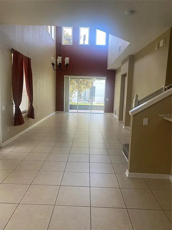 3 bed, 3.5 bath, 1719 sqft, $2,400 — Photo 3