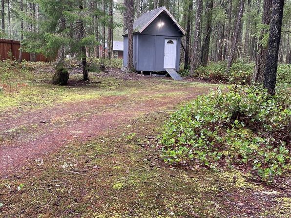 131 N Buckhorn Way, Hoodsport, WA 98548