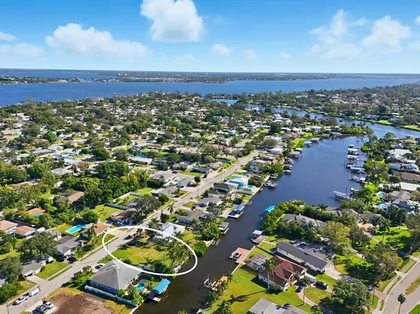 6915 9th Ave NW #4, Bradenton, FL 34209