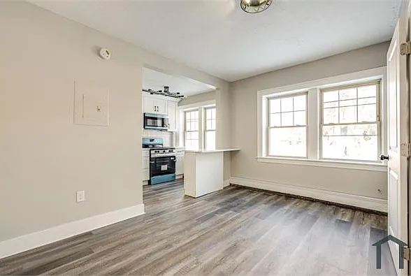 3209 Archwood Ave — Photo 4