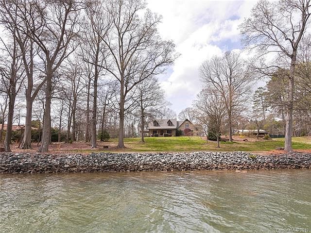 1st image of 530 Dogwood Dr