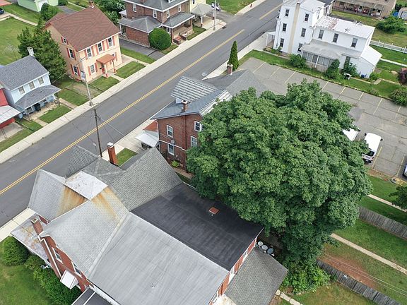 2nd image of 206 E Main St