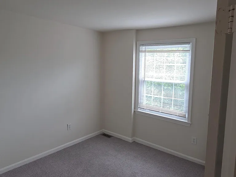 8106 Lakepark Dr — Photo 15