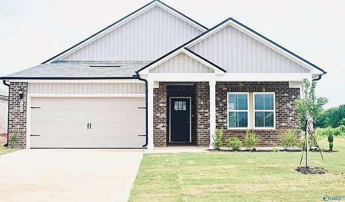 4 bed, 3.0 bath, 2001 sqft, $2,000 — Photo 2