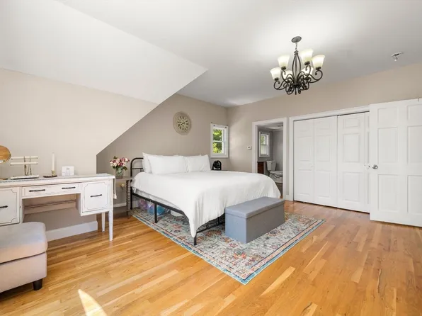 302 Ames Way, Barnstable, MA 02630