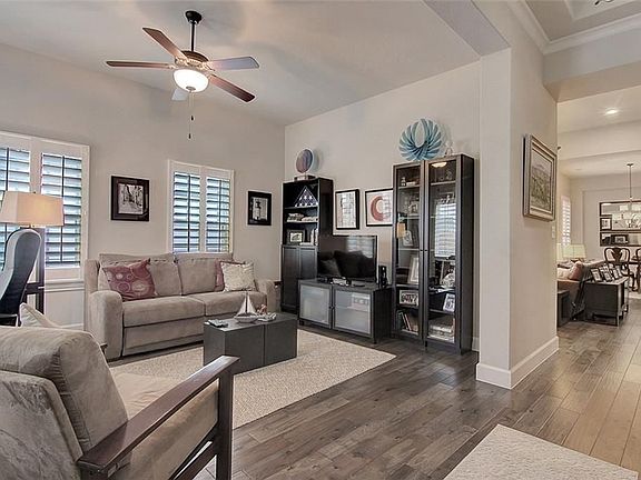 2nd image of 1037 Fullerton Dr