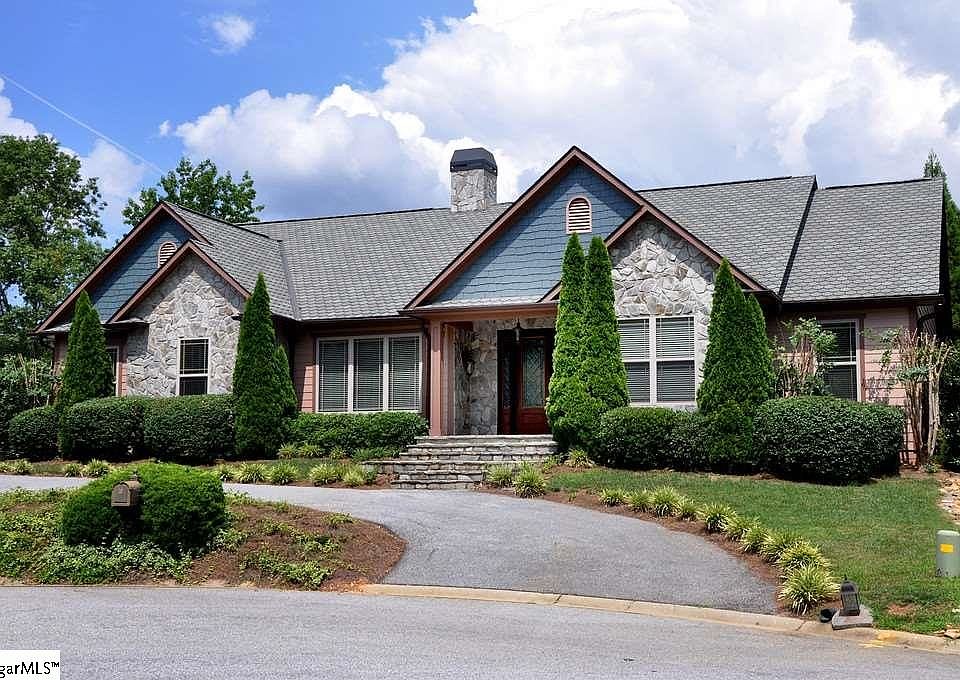 1st image of 204 Crawford Glen Ct