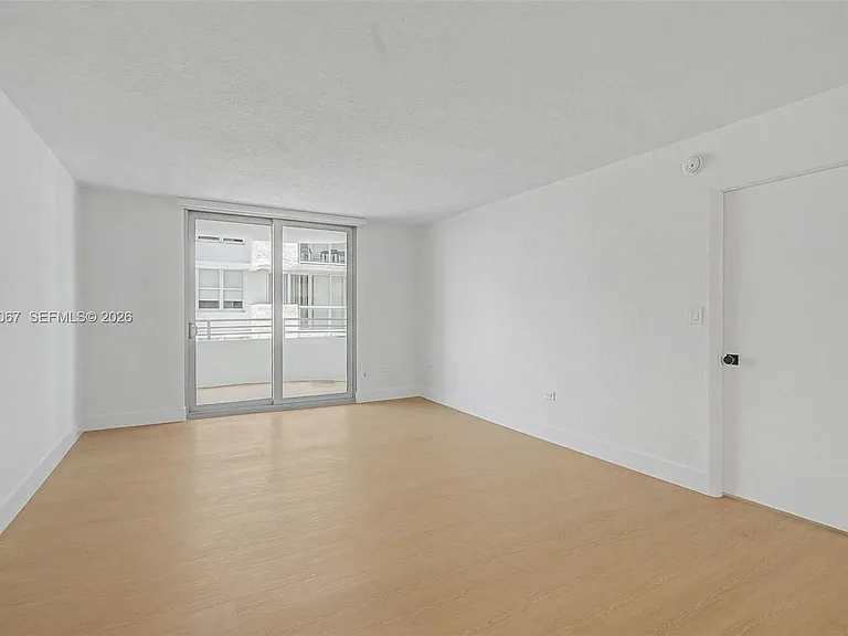 5555 Collins Ave #7B — Photo 4