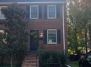 25 Sunset Dr, Alexandria, VA 22301