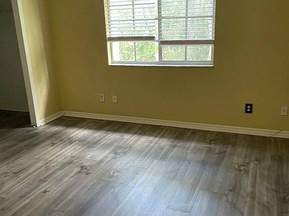 3rd image of 7127 Waterside Dr
