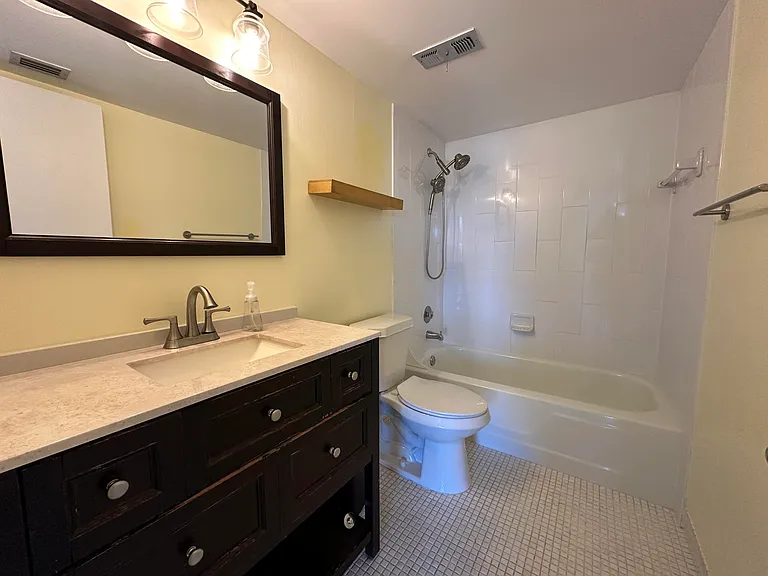 105 Paradise Harbour Blvd #209 — Photo 12