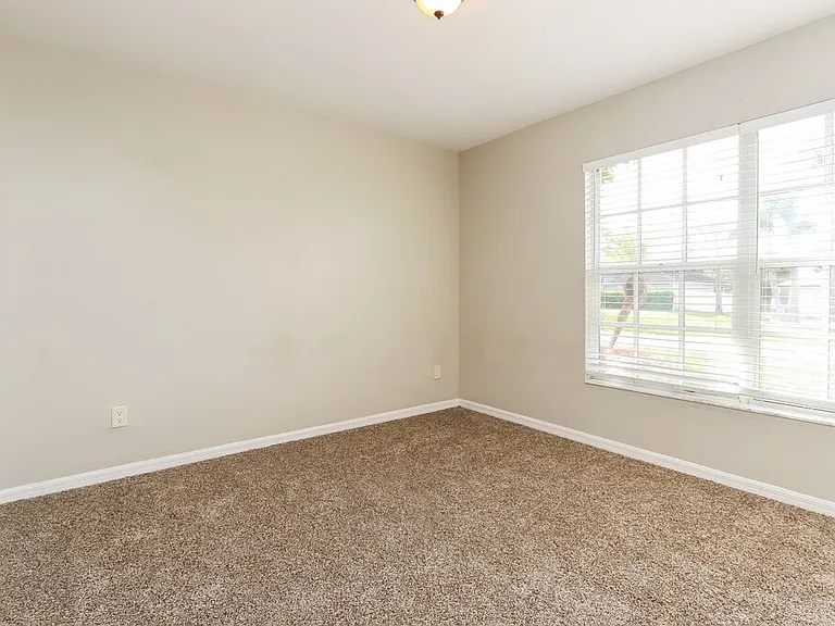1413 SW 11th Pl — Photo 8