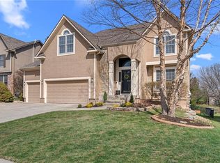 15921 Ash St, Overland Park, KS 66085