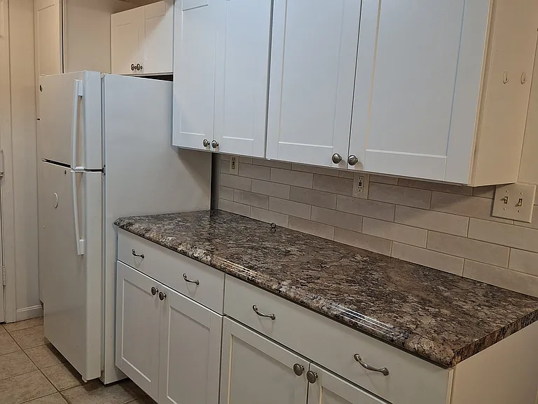 1218 Middle Tpke W #A — Photo 2