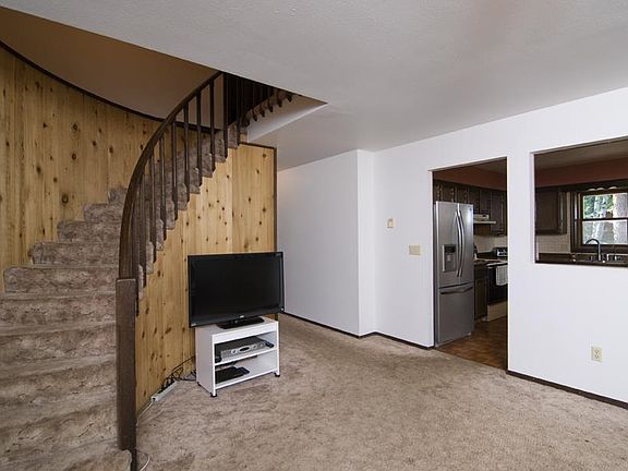 5th image of 2702 Bear Ave