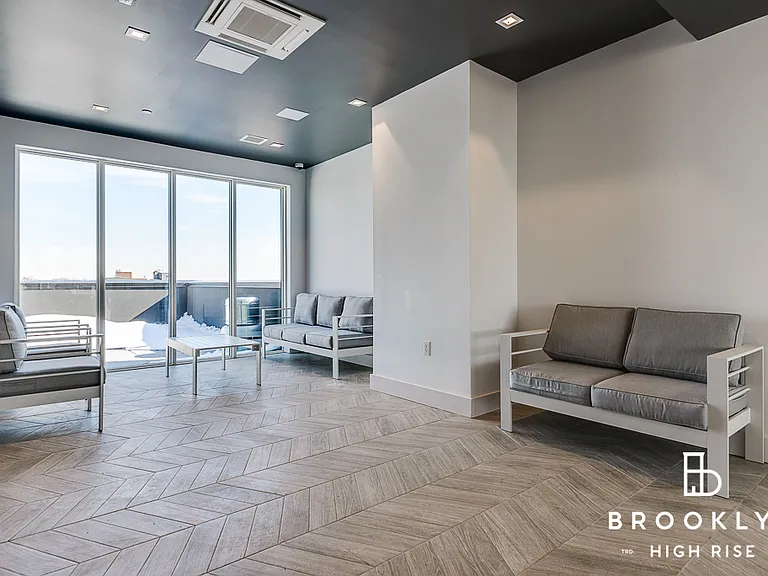 1010 Rogers Ave #4E — Photo 12