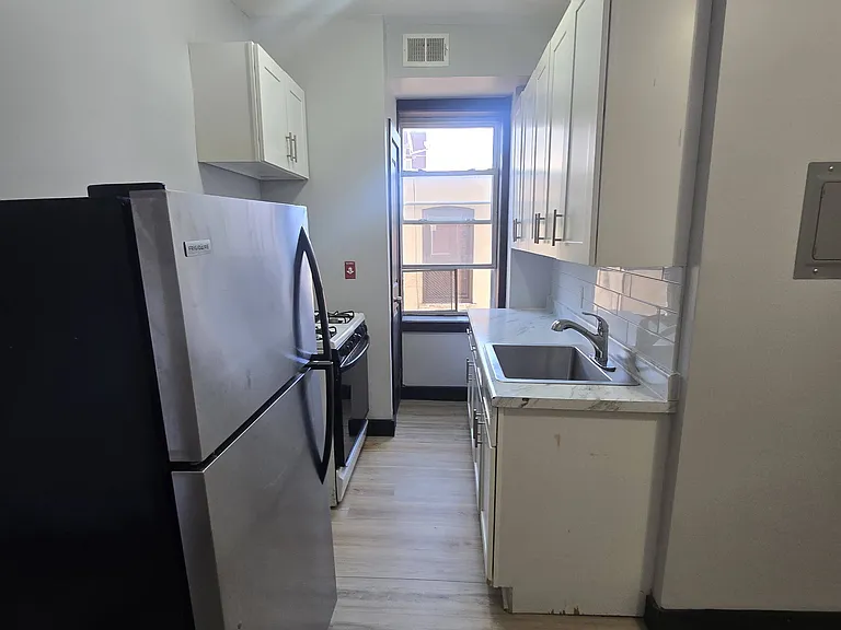 122 Wade St #8 — Photo 4