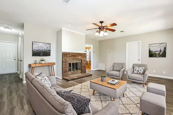 3006 Hilldale Rd — Photo 4
