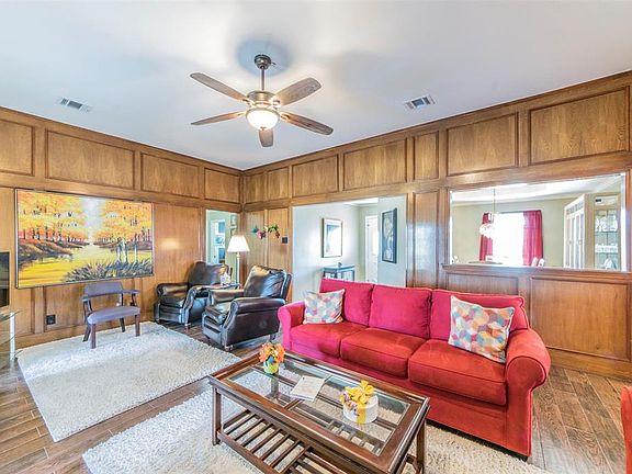 3rd image of 3429 Shoreside Dr