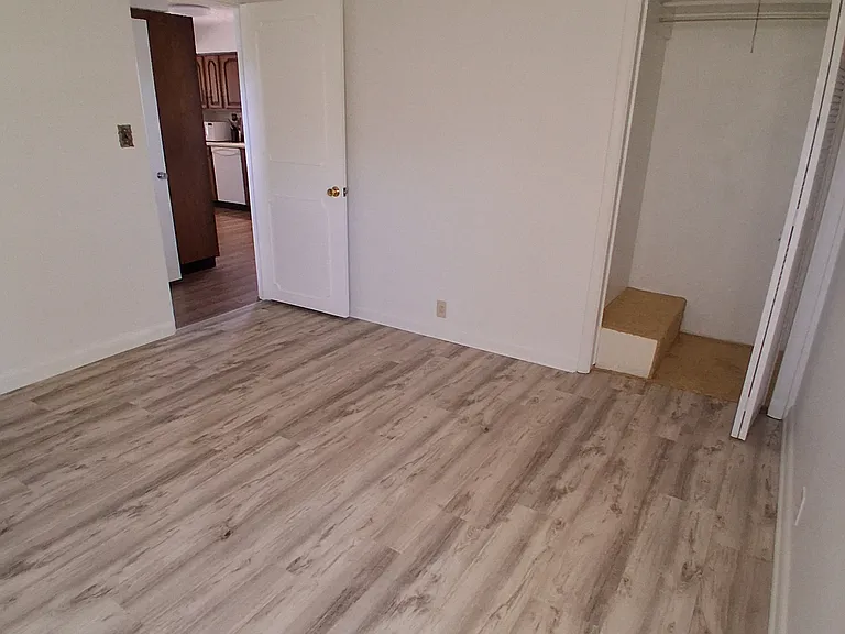 233 N Meadowlark Dr — Photo 12