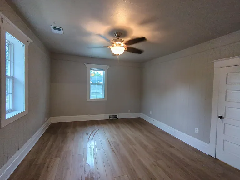 401 Brown St #2 — Photo 2