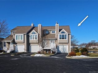 100 Sandpiper Cres #100, Milford, CT 06460