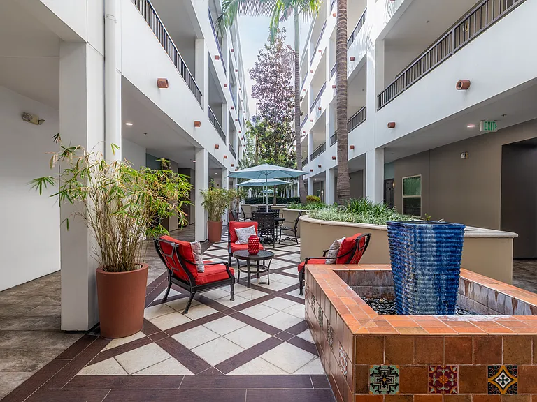 Oasis at Lake Encino — Photo 25