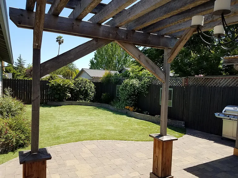 589 Graymont Dr — Photo 20