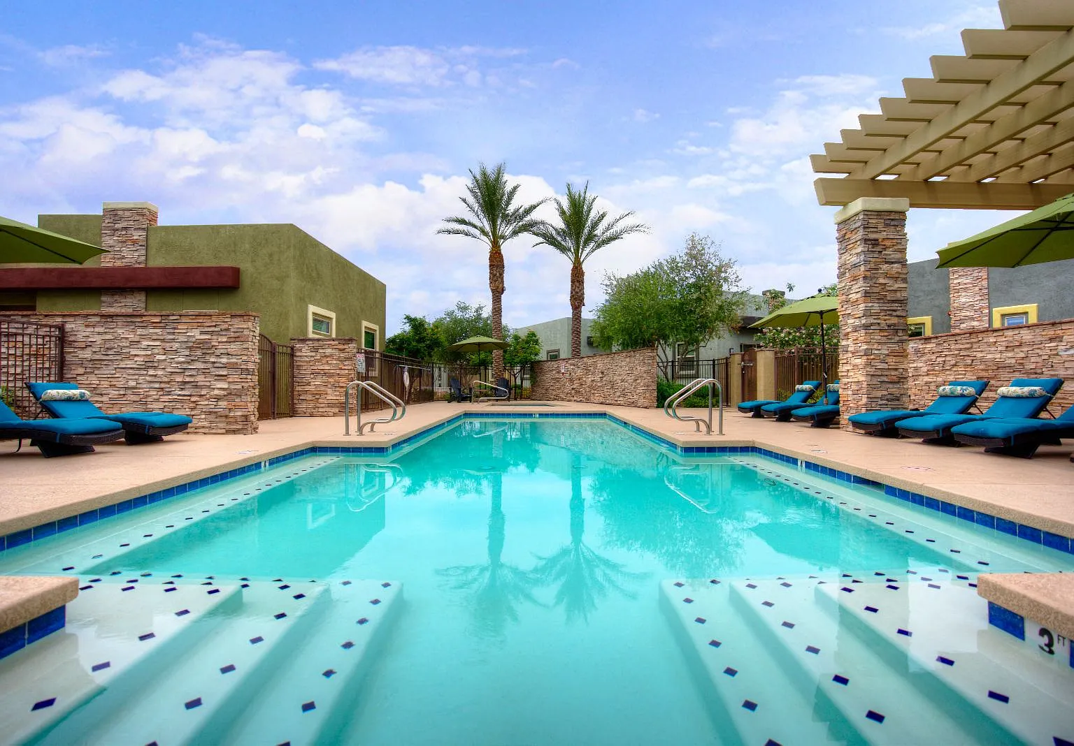 Palm Valley Villas — Photo 1