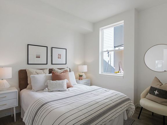 5th image of 5531-5541 N Greeley Ave #5541/104