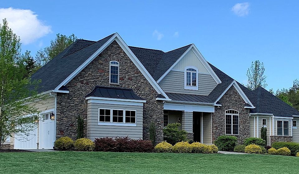 1st image of 32 Ivy Creek Ln