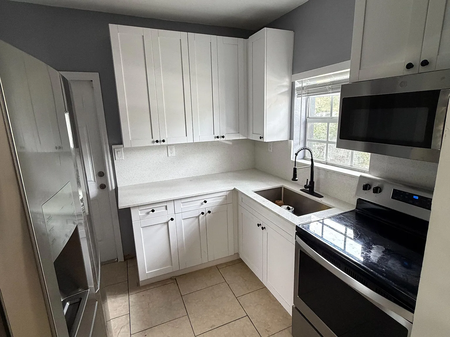 4 bed, 5.0 bath, 1850 sqft, $1,572 — Photo 4