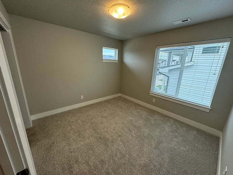 1500 NE Polk Dr — Photo 18