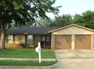 6320 Sunnybrook Dr, Watauga, TX 76148