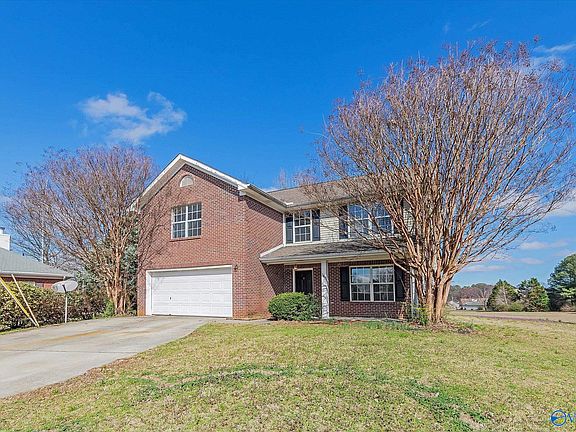 3rd image of 167 Brass Oak Dr