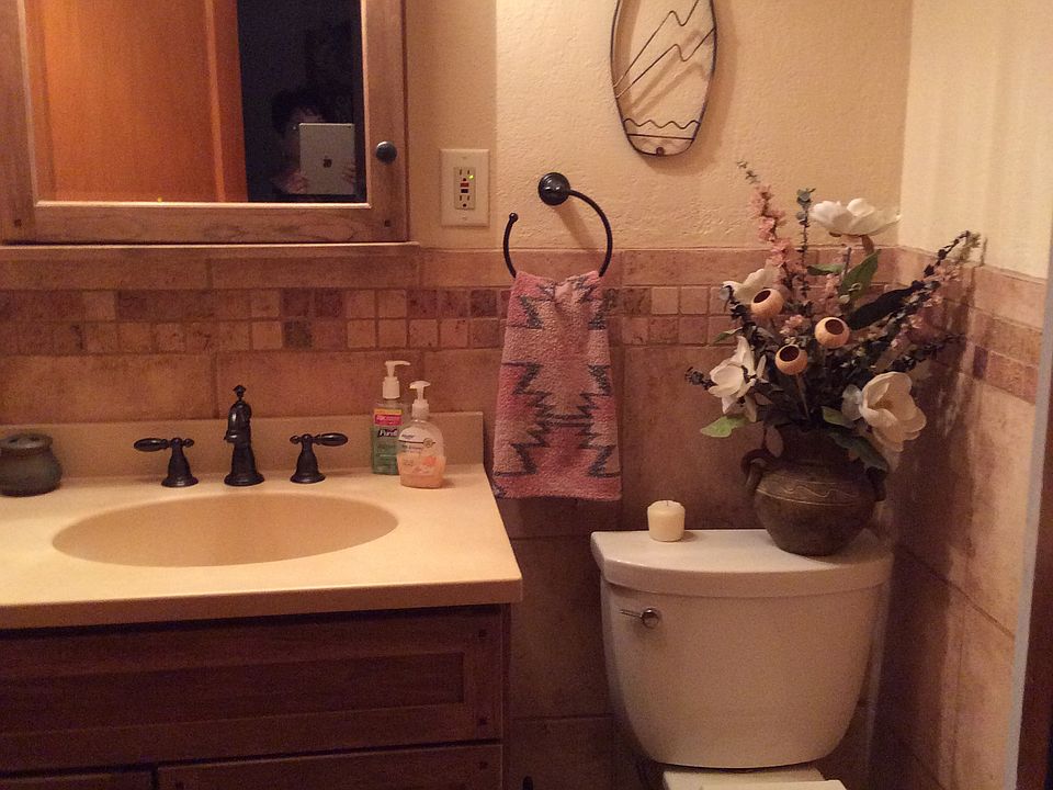 Main floor full bath