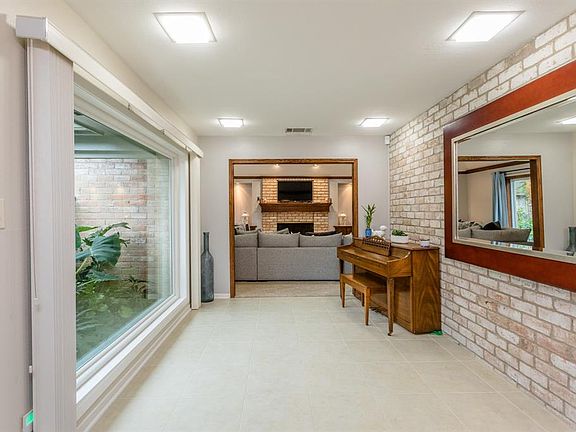 Another view of the entry looking in to the family room.