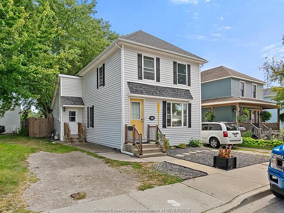 3rd image of 261 Bathurst St